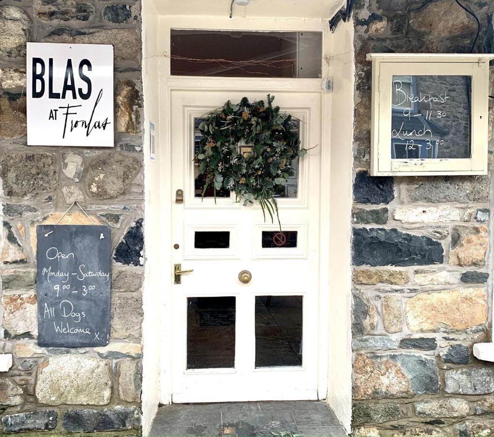 Blas At Fronlas Cafe - The Heart Of Newport Newport  Exterior foto